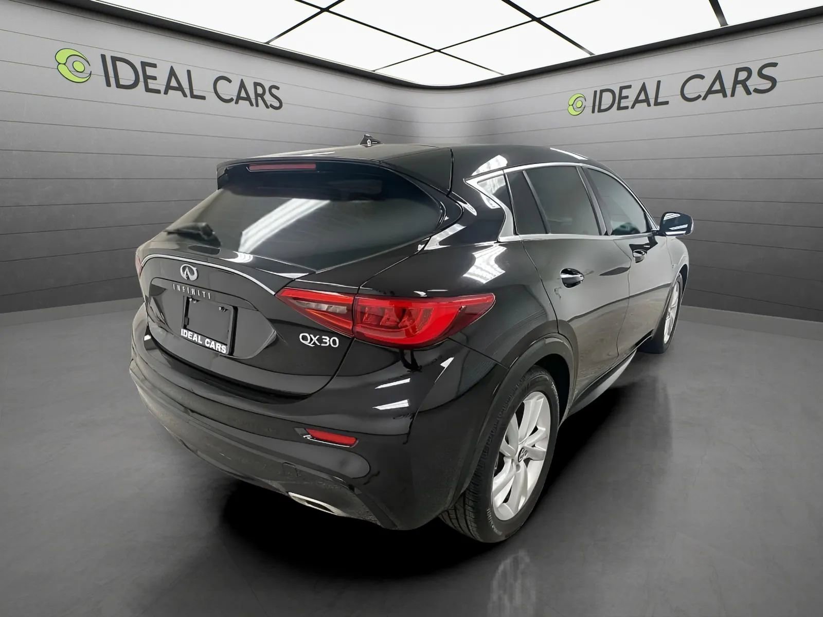 Used 2018 INFINITI QX30 FWD image 5