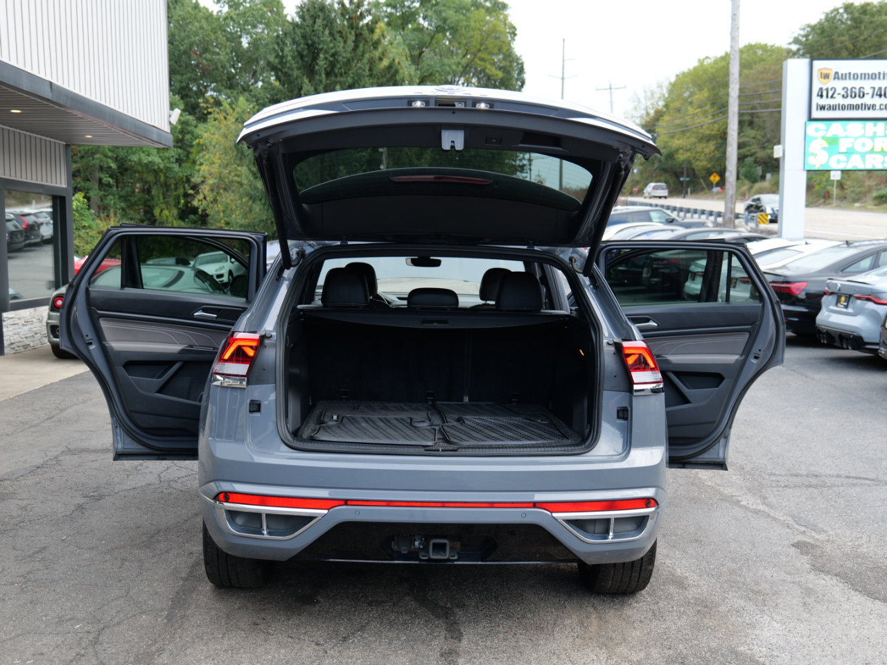 Used 2022 Volkswagen Atlas Cross Sport SEL R-Line image 59