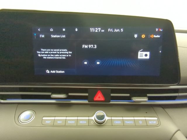 Used 2025 Hyundai Elantra SEL FWD image 17