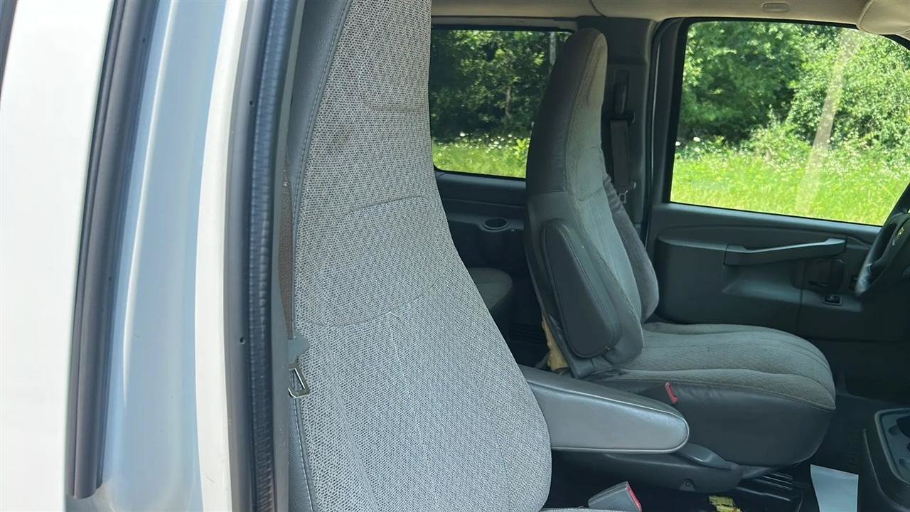 Used 2016 Chevrolet Express 3500 LT w/ LT Preferred Equipment Group RWD image 38