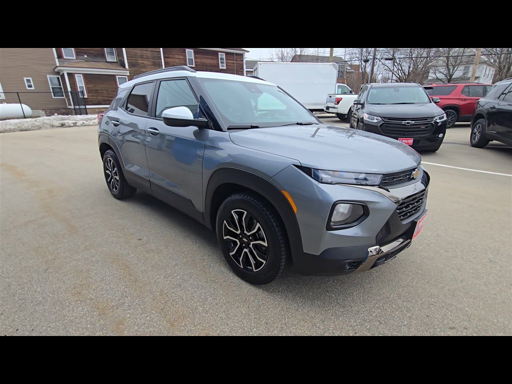 Used 2023 Chevrolet TrailBlazer ACTIV w/ Sun and Liftgate Package image 2