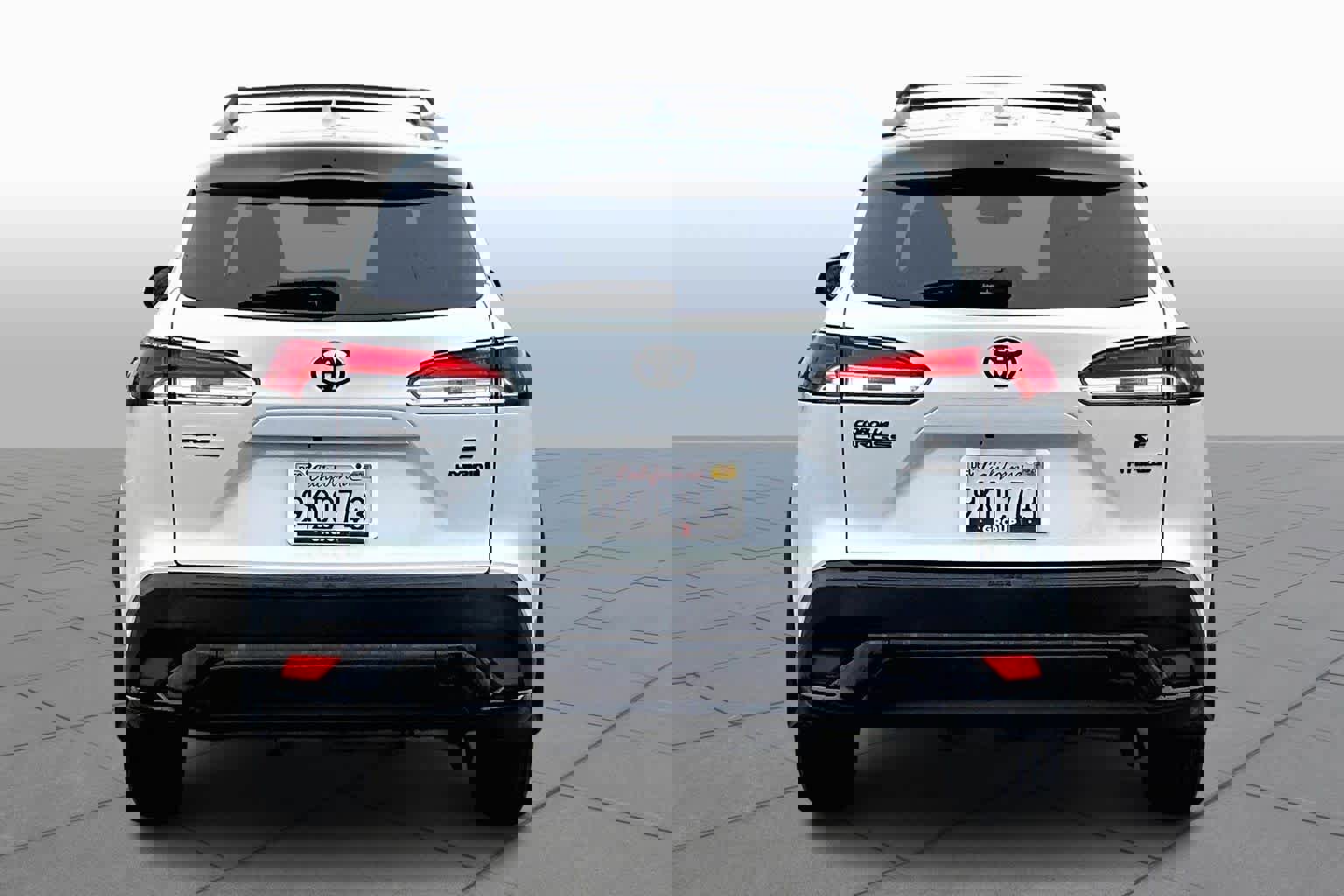 Certified 2024 Toyota Corolla Cross SE image 4