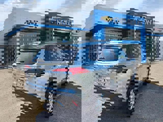Used 2023 Toyota Corolla Cross LE image 2