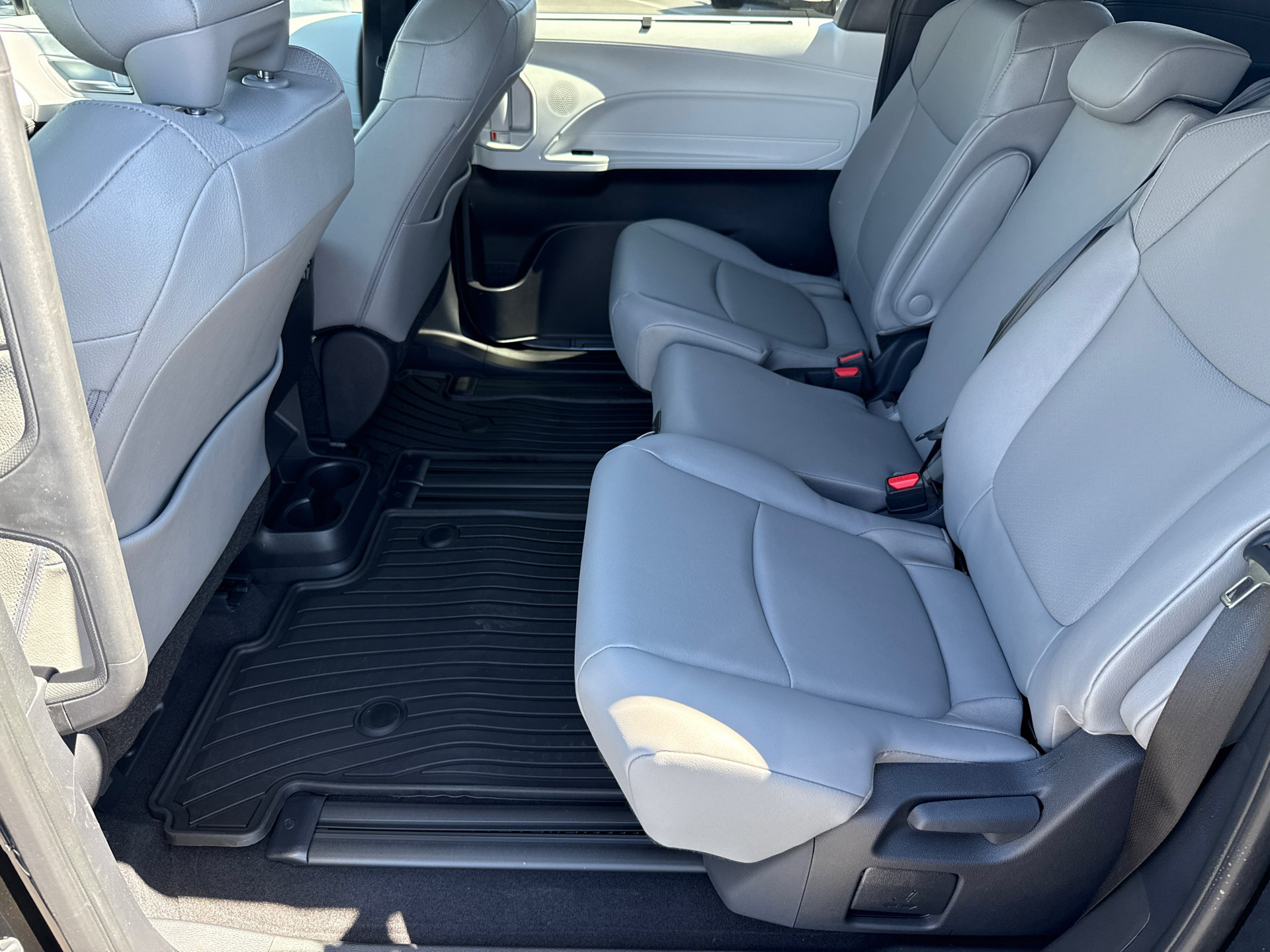 Certified 2026 Toyota Sienna XLE image 19