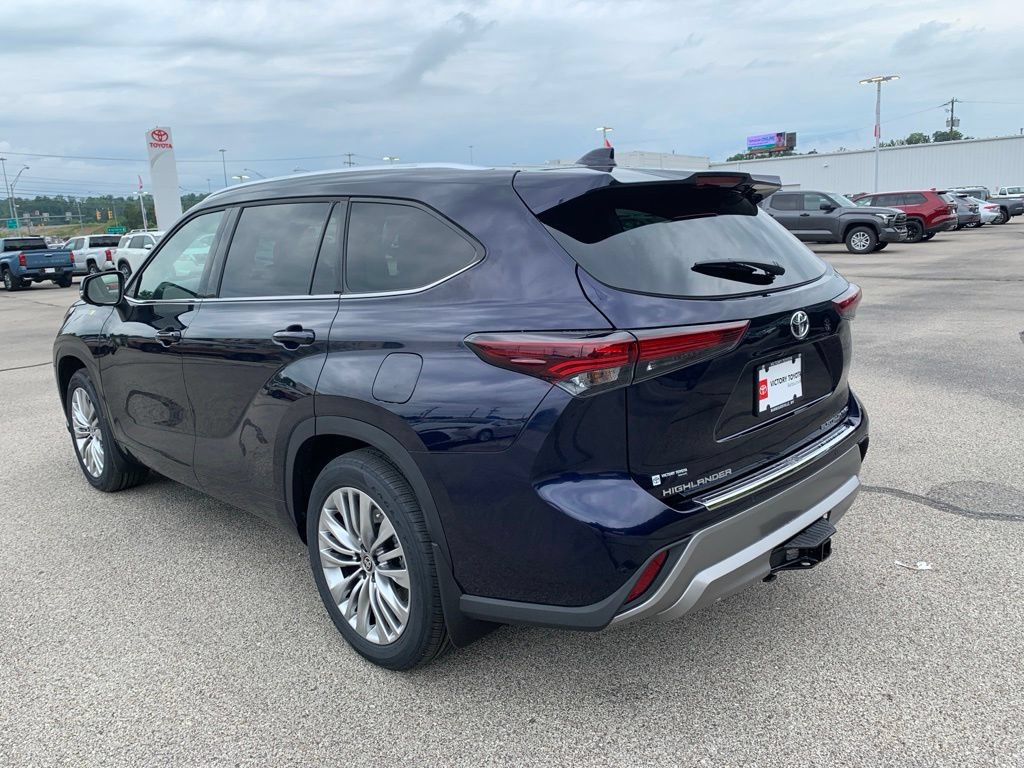 New 2026 Toyota Highlander Platinum AWD/4WD image 3