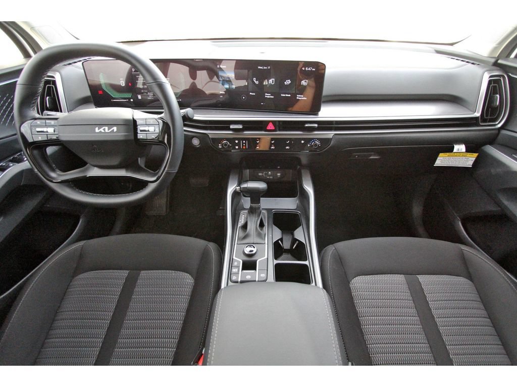 Certified 2026 Kia Sorento LX FWD image 10
