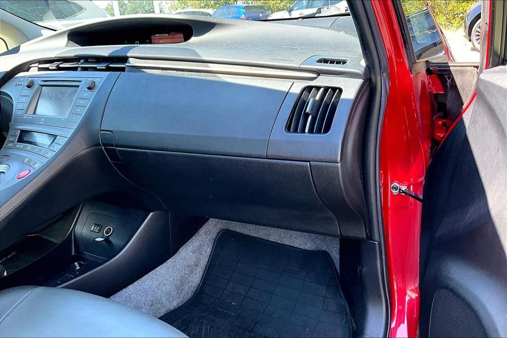 Used 2015 Toyota Prius Four FWD image 19