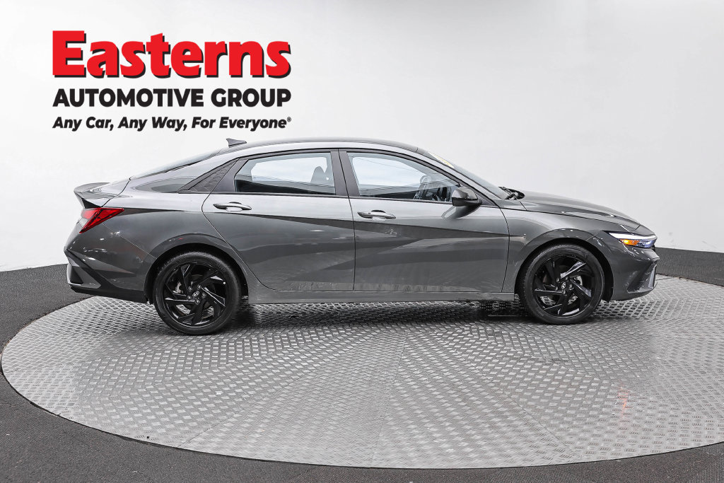 Used 2026 Hyundai Elantra Sport FWD image 5
