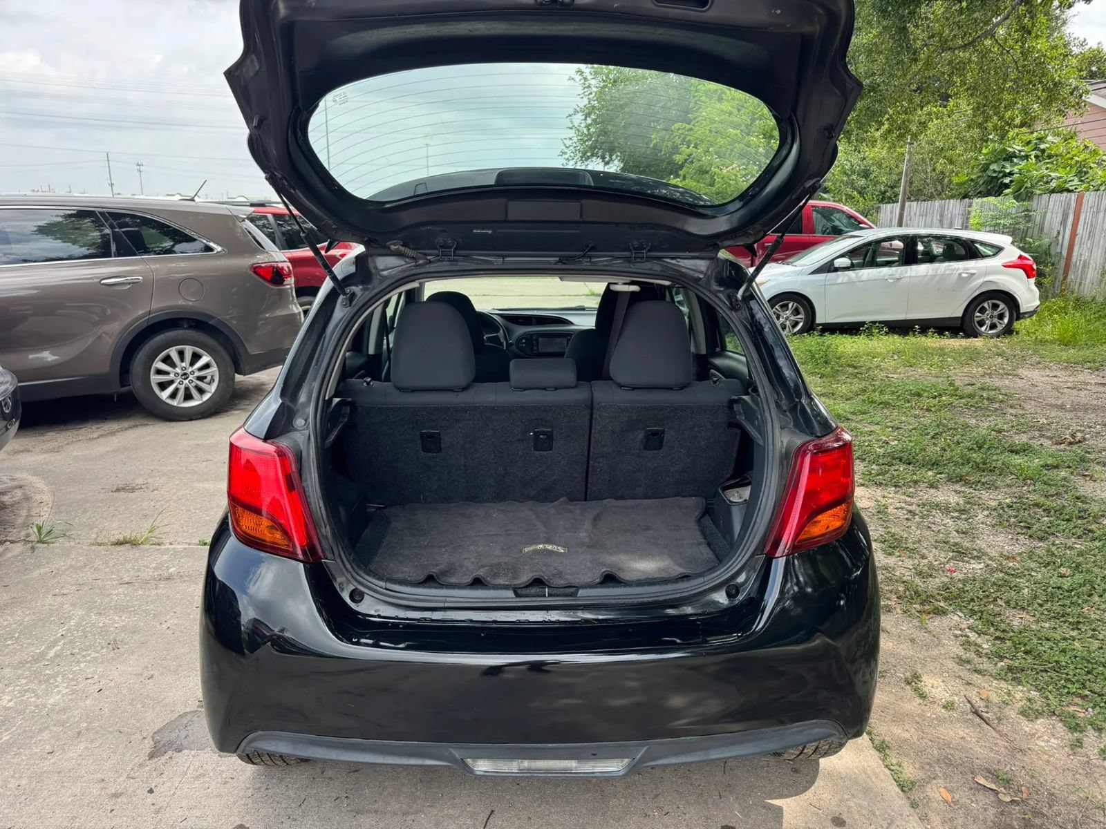 Used 2015 Toyota Yaris SE FWD image 26