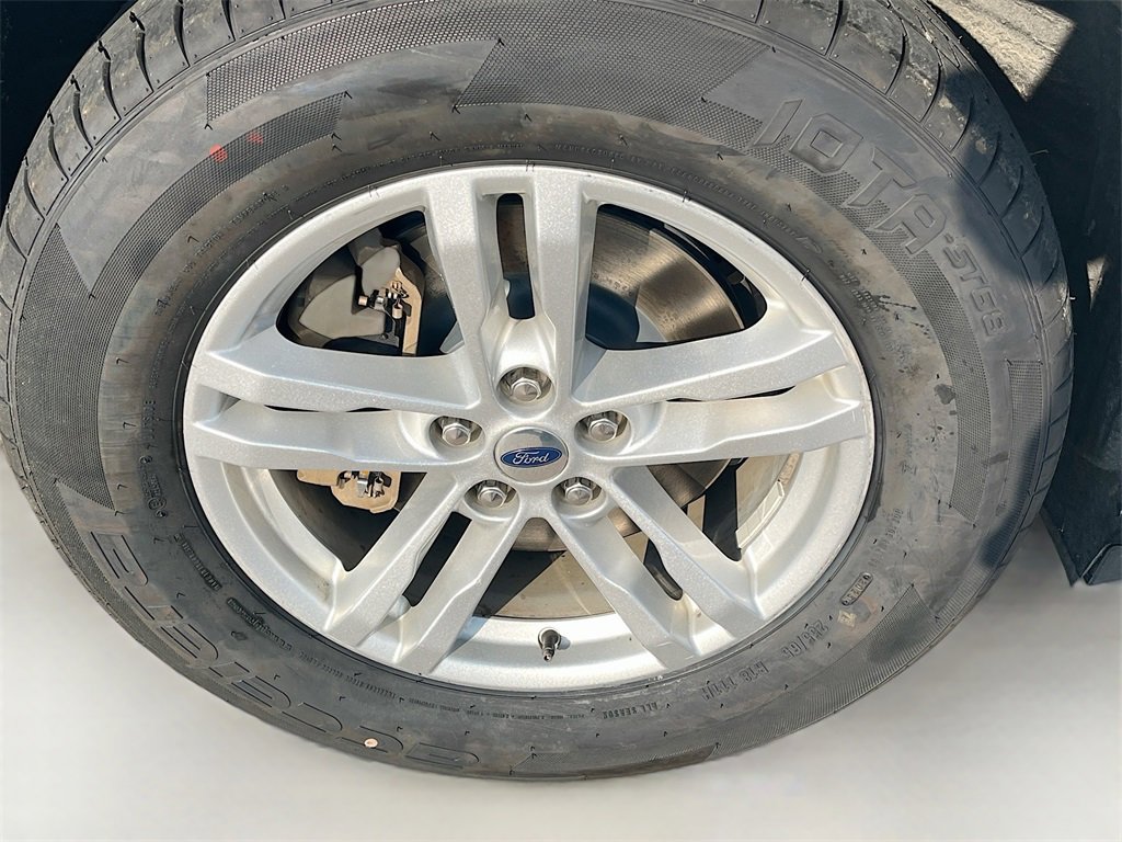 Used 2020 Ford Explorer XLT image 30