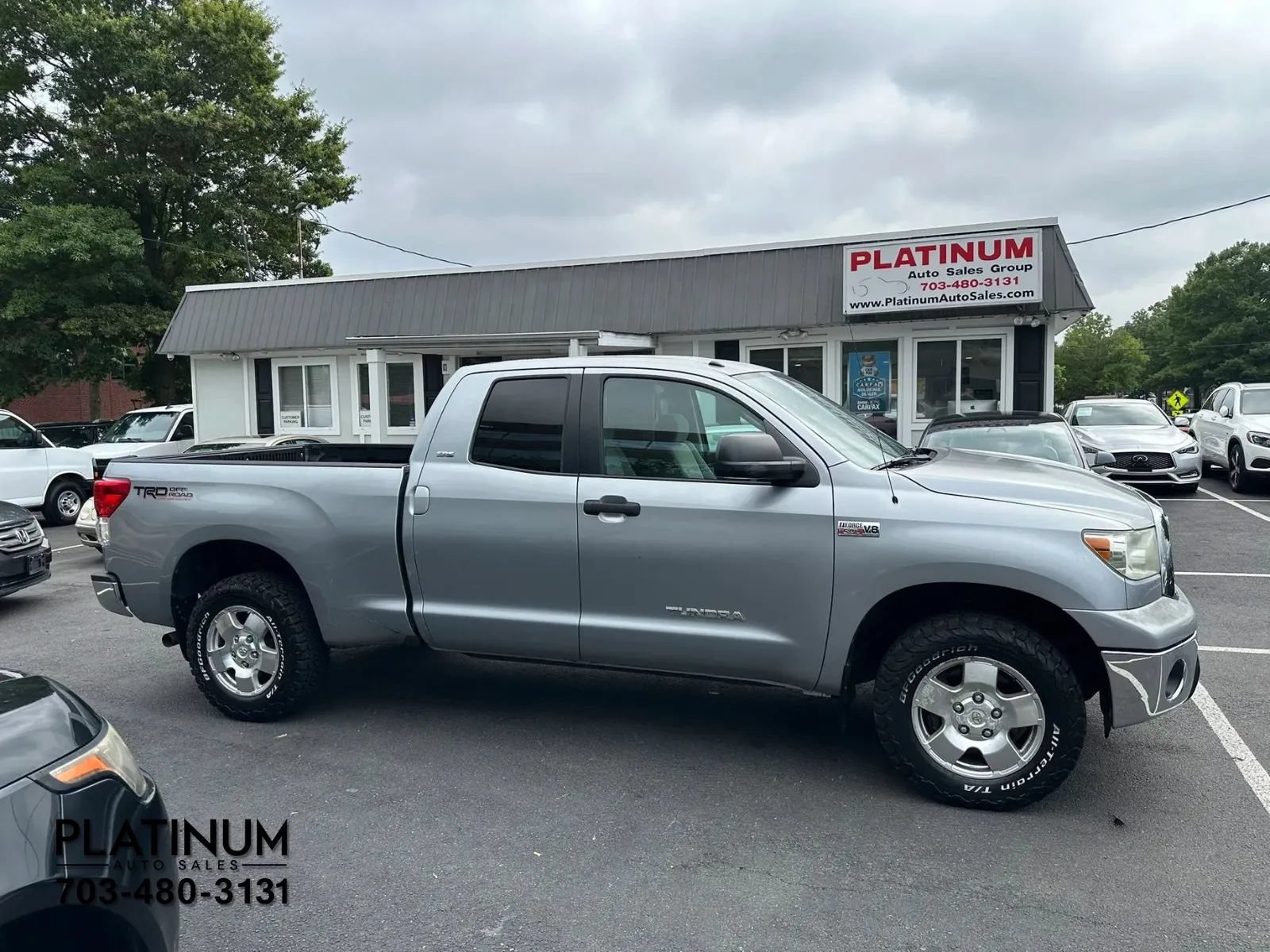 Used 2011 Toyota Tundra 4x4 Double Cab w/ TRD Off-Road Pkg image 2