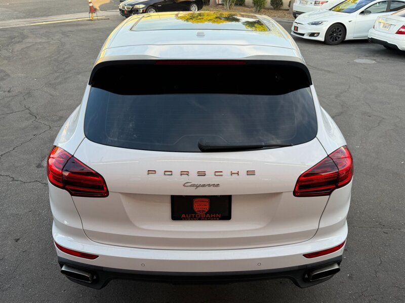 Used 2018 Porsche Cayenne Platinum Edition AWD/4WD image 15