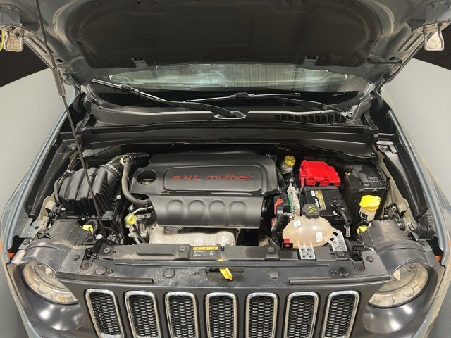 Used 2018 Jeep Renegade Latitude image 27