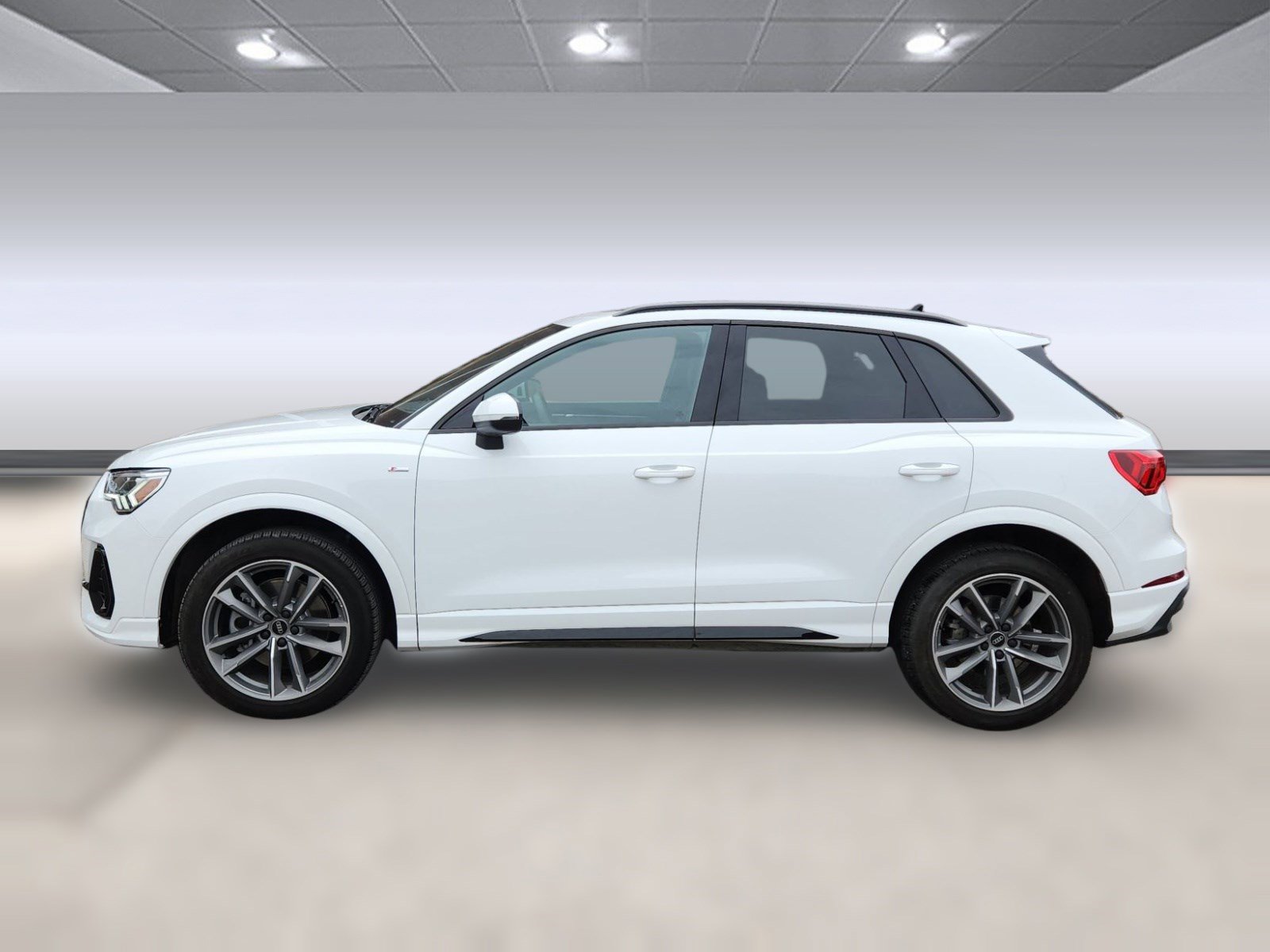 Certified 2025 Audi Q3 2.0T Premium w/ Convenience Package image 2
