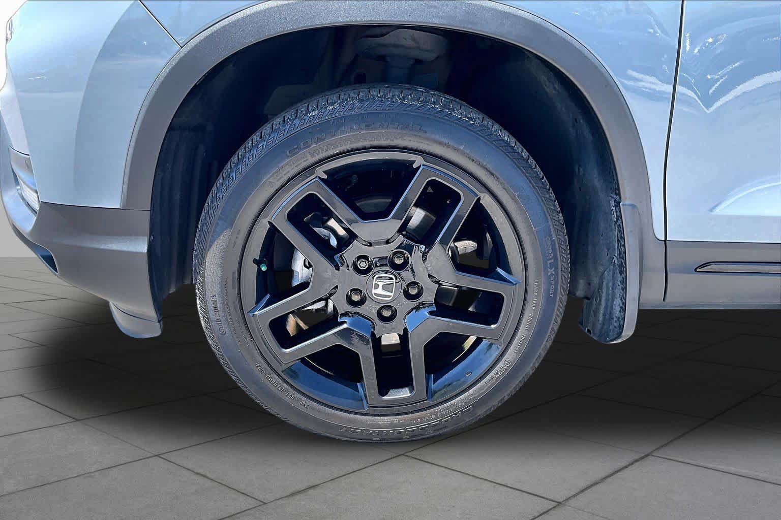 Certified 2024 Honda Passport Black Edition image 11