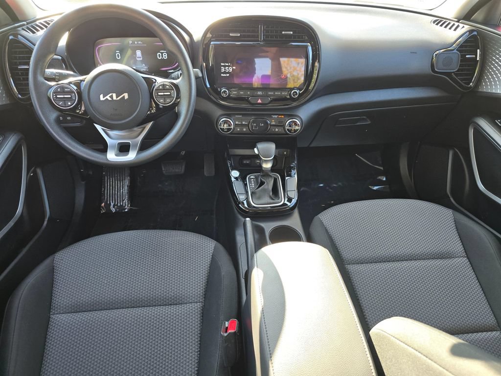 Used 2024 Kia Soul S FWD image 18