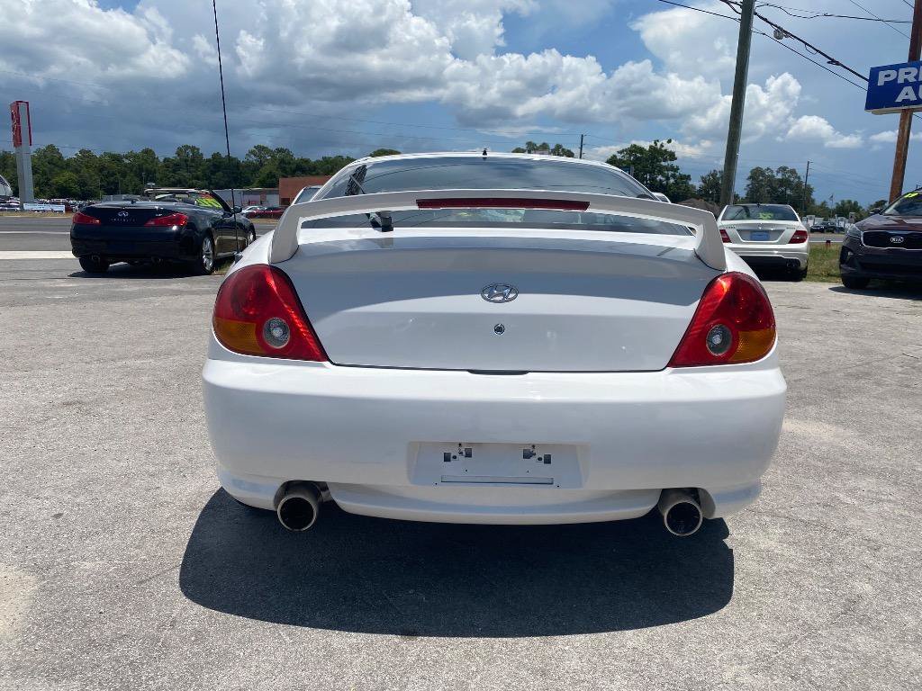 Used 2004 Hyundai Tiburon GT FWD image 9
