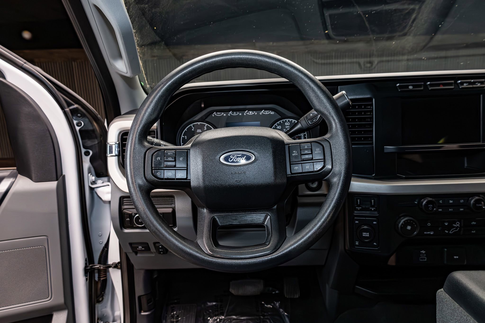 Used 2023 Ford F350 XLT image 13