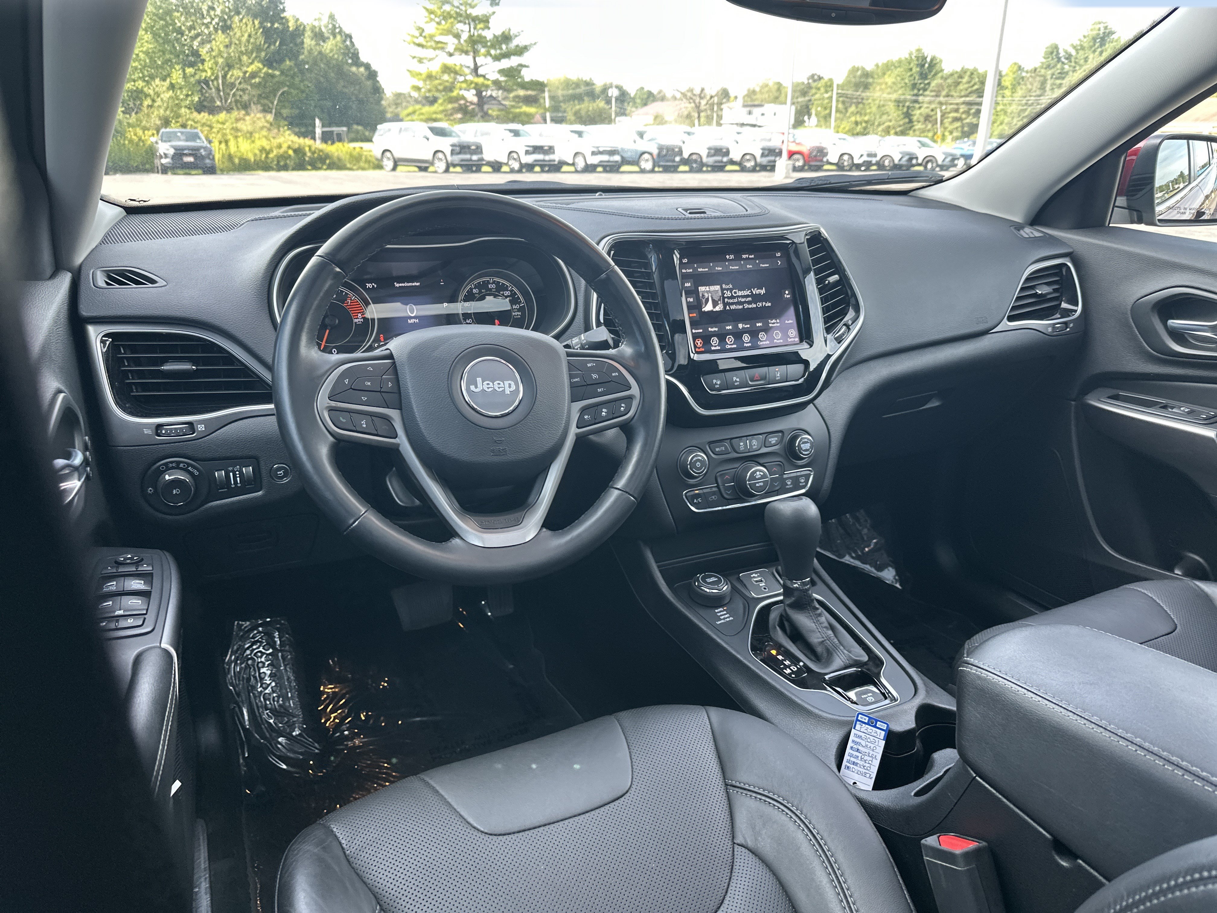 Used 2021 Jeep Cherokee Limited AWD/4WD image 7