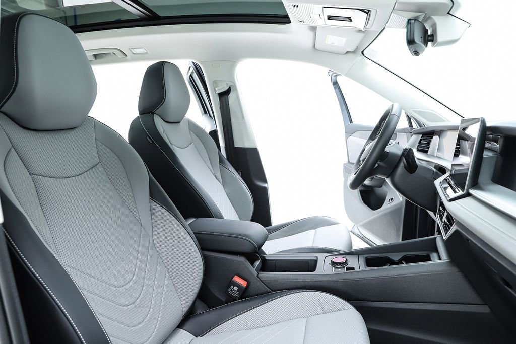 New 2026 Volkswagen Tiguan SE image 36