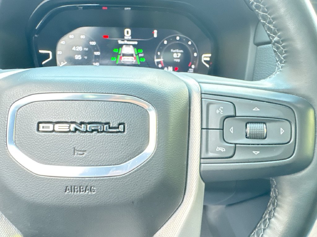 Used 2024 GMC Yukon XL Denali AWD/4WD image 18