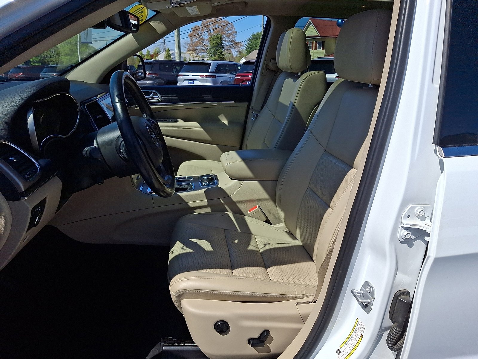 Used 2020 Jeep Grand Cherokee Limited w/ Luxury Group II image 13