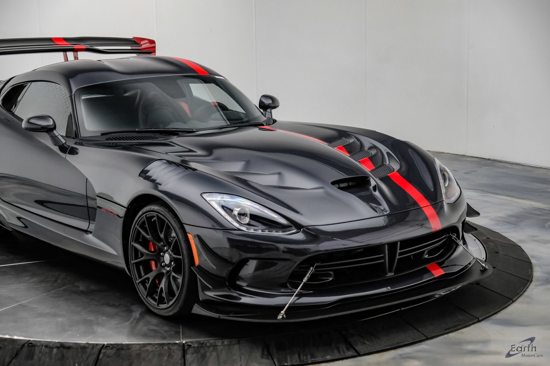 Used 2017 Dodge Viper ACR w/ Extreme Aero Package RWD image 35