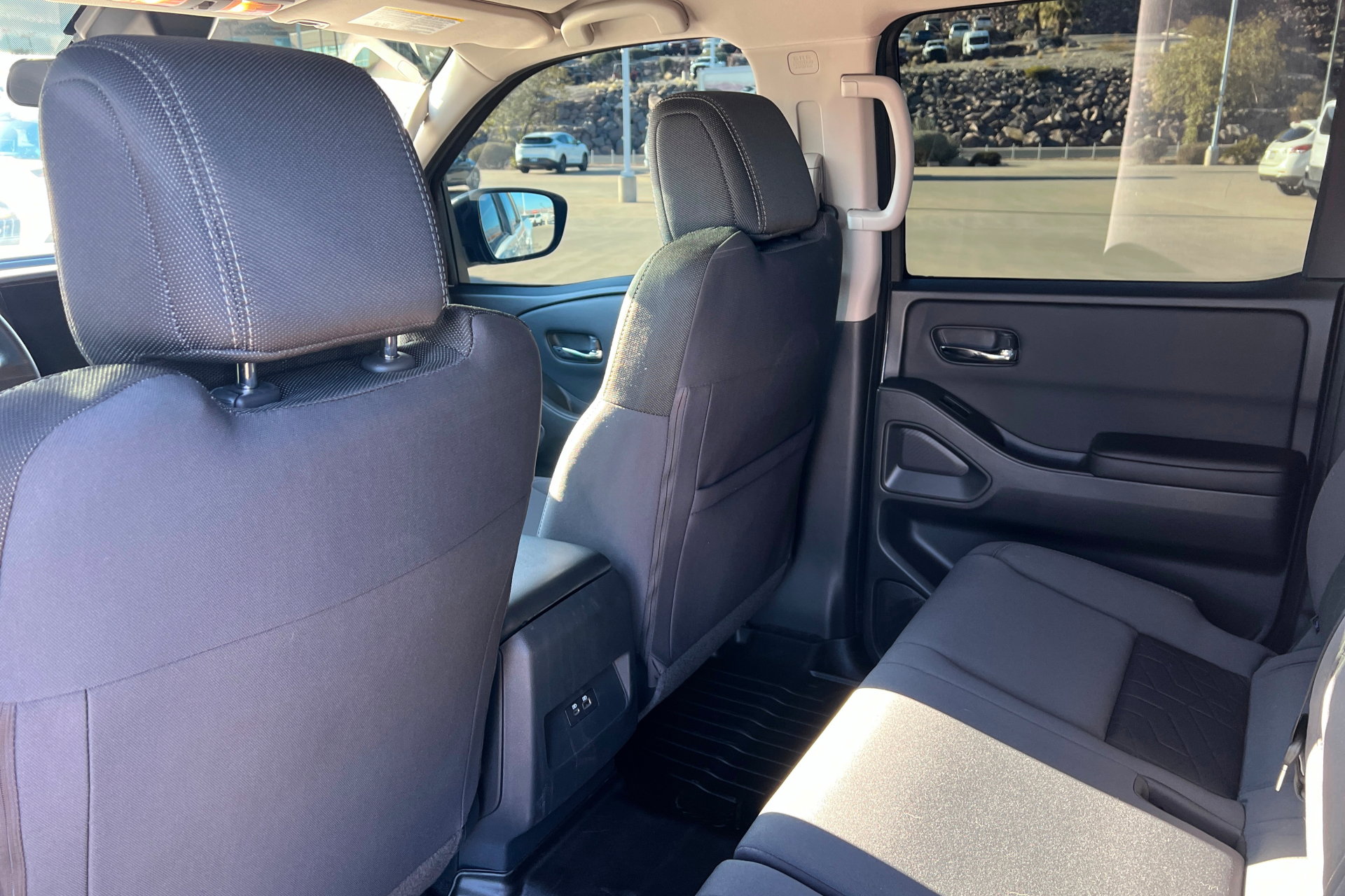 Used 2025 Nissan Frontier SV image 19