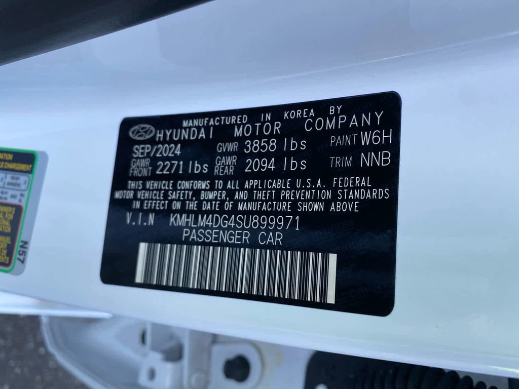 Used 2025 Hyundai Elantra Sport image 25