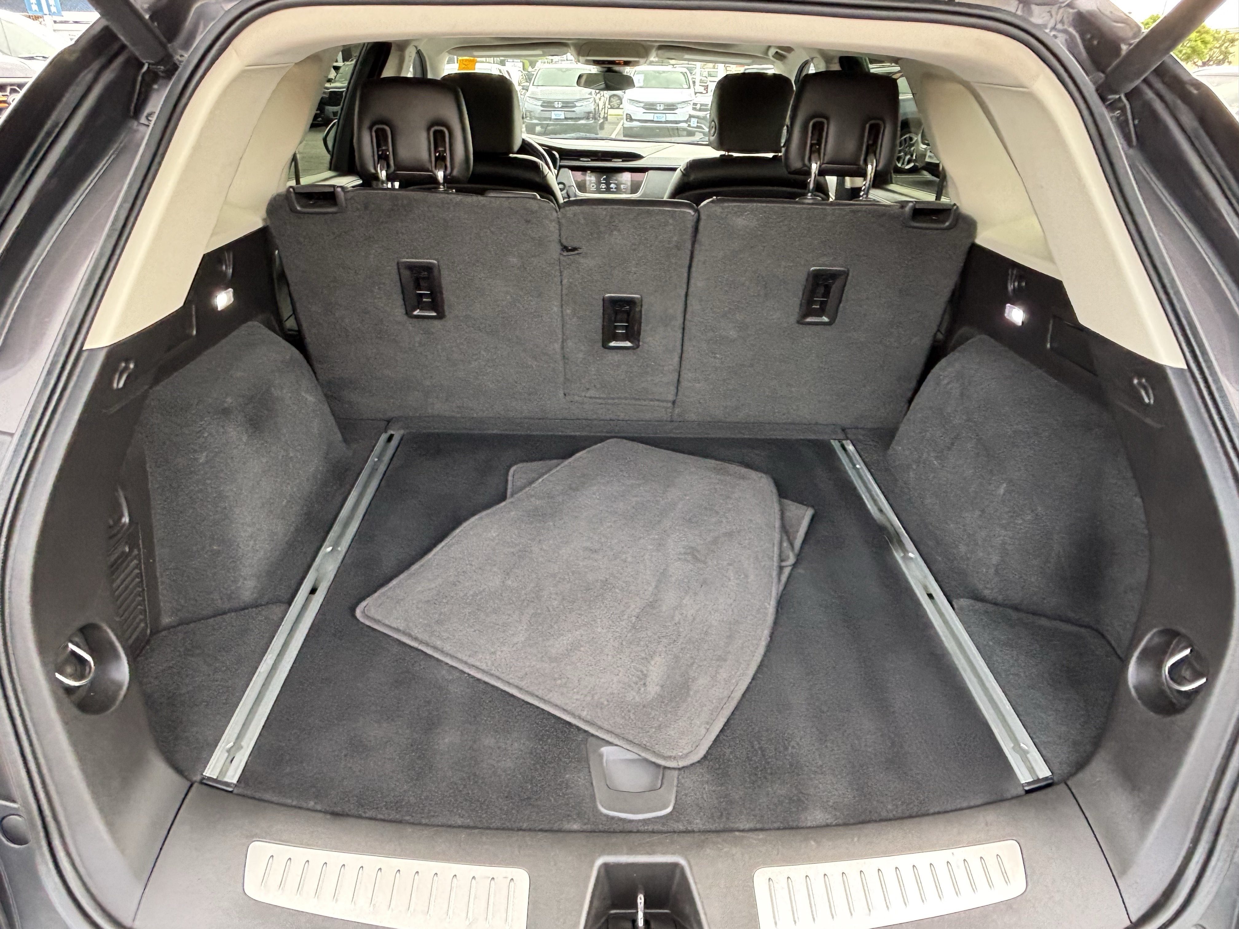 Used 2019 Cadillac XT5 Premium Luxury w/ Driver Assist Package FWD image 12