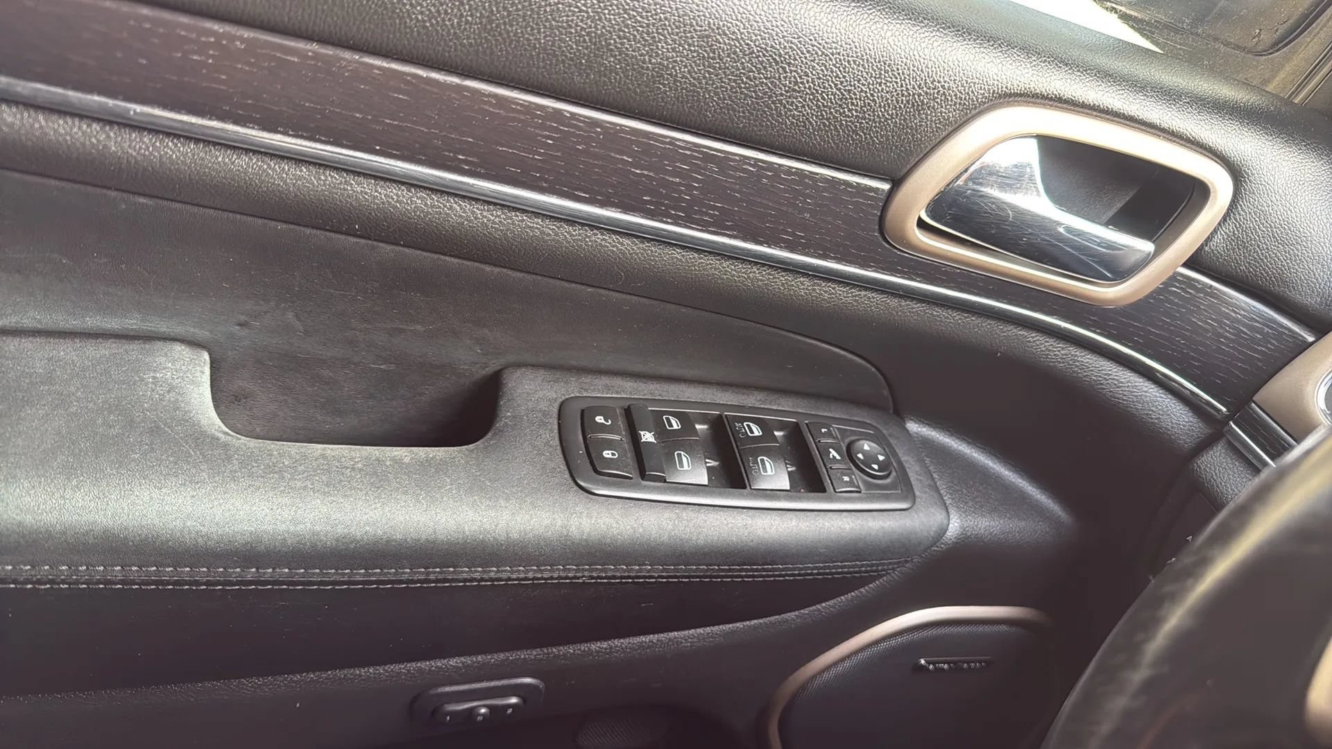 Used 2015 Jeep Grand Cherokee Summit w/ Platinum Series Group AWD/4WD image 22