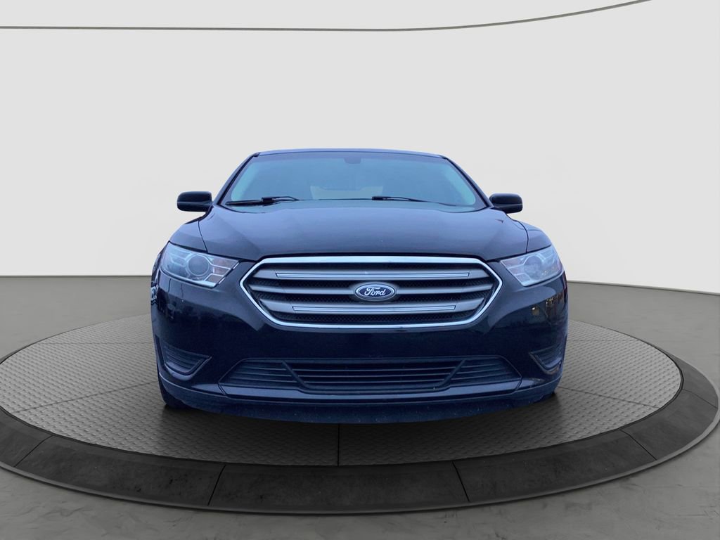 Used 2016 Ford Taurus SE image 2