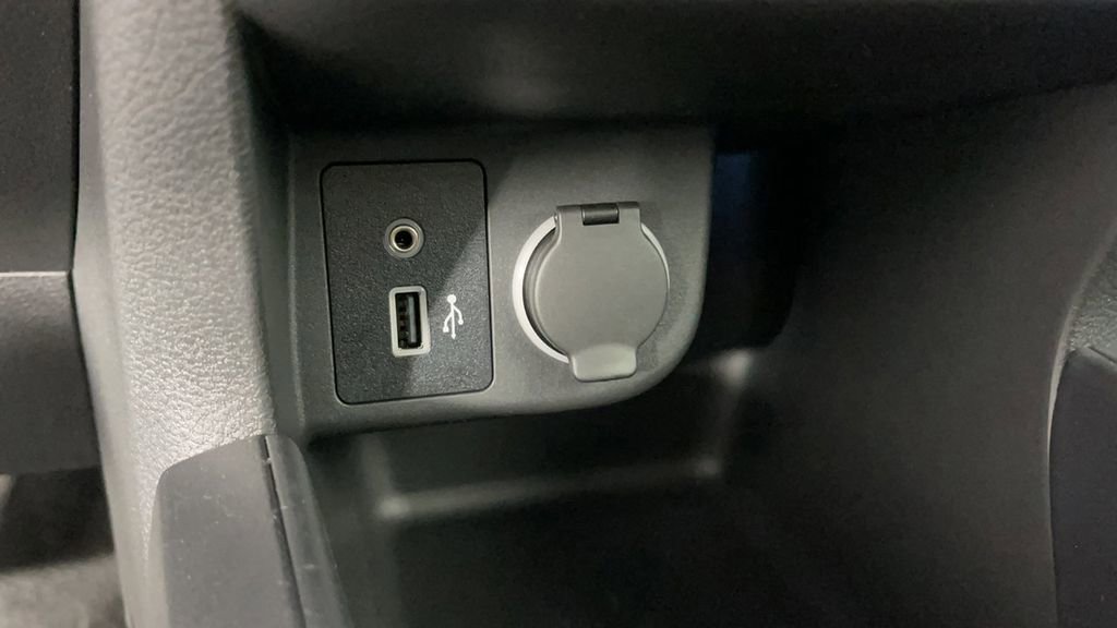 New 2025 Nissan Kicks Play S image 19