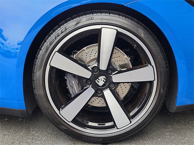 Used 2025 Porsche 911 Carrera image 11