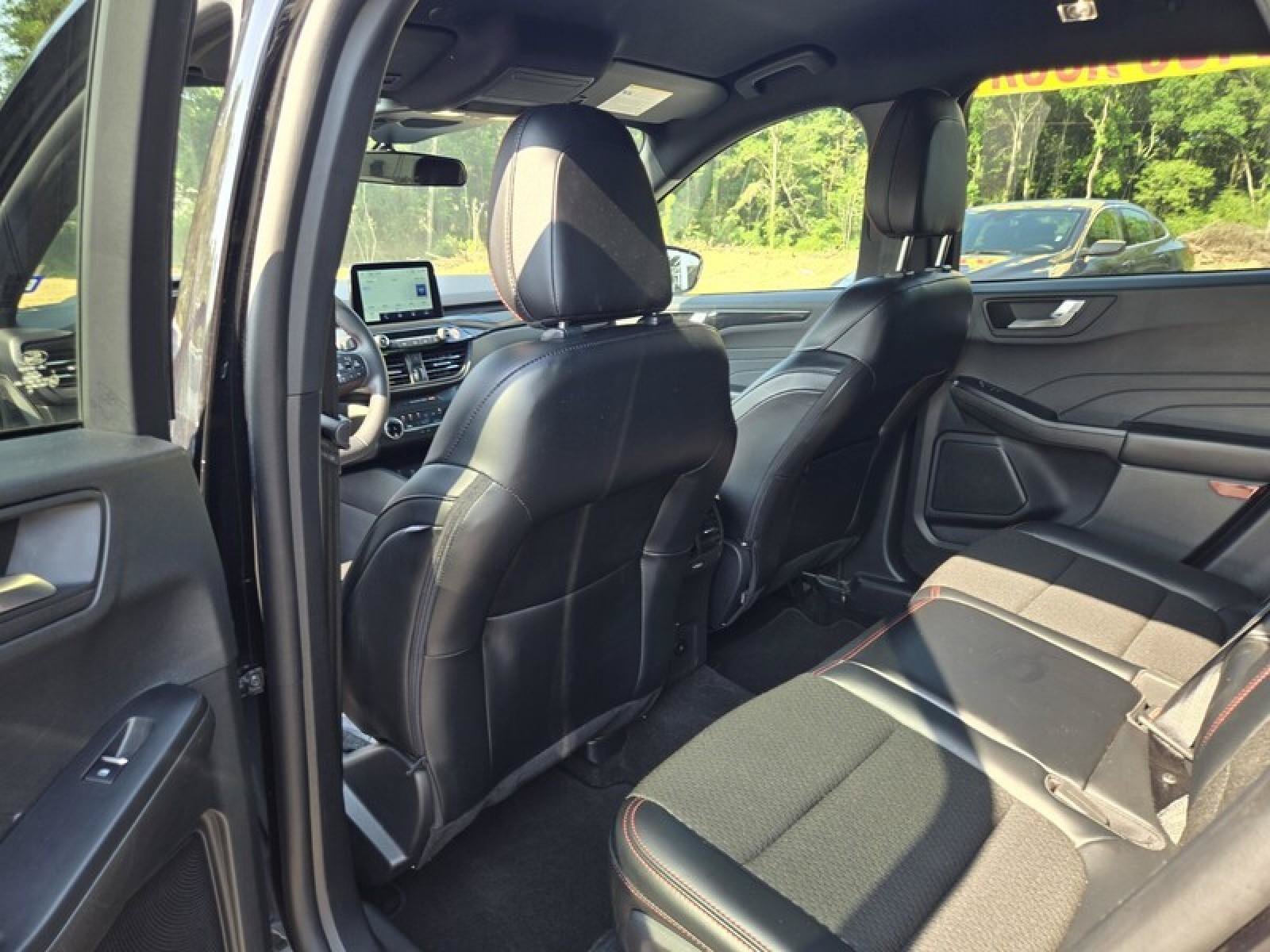 Used 2025 Ford Escape ST-Line FWD image 21