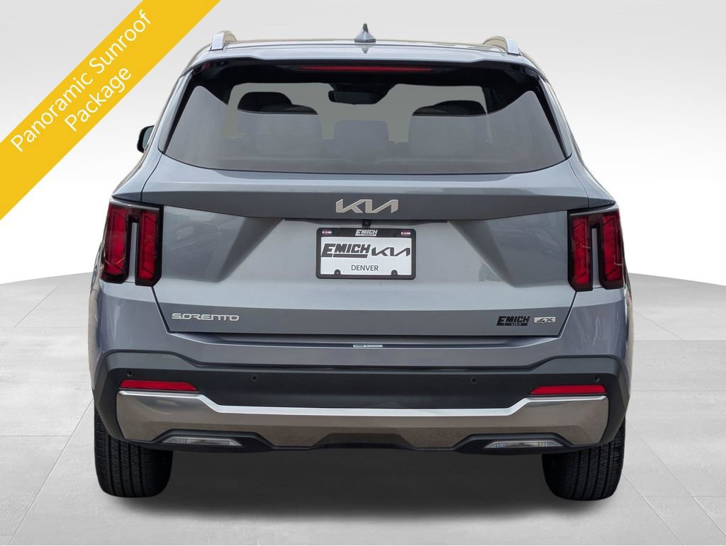 Certified 2025 Kia Sorento S w/ Panoramic Sunroof Package AWD/4WD image 4
