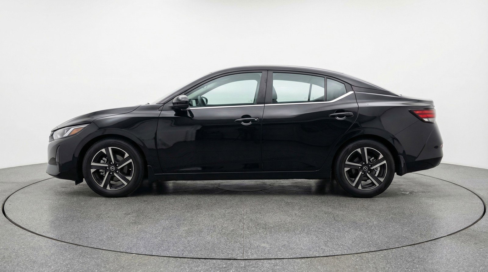 Used 2025 Nissan Sentra SV image 5