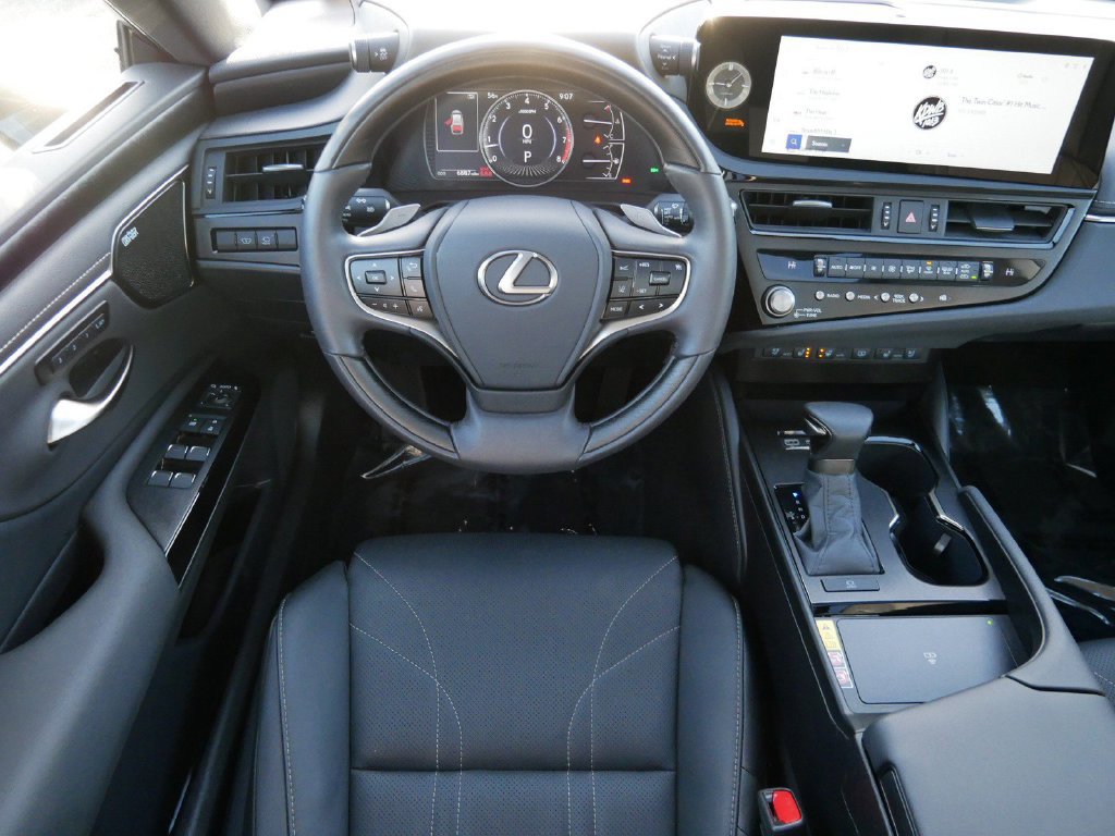 Certified 2025 Lexus ES 350 w/ Luxury Package FWD image 13