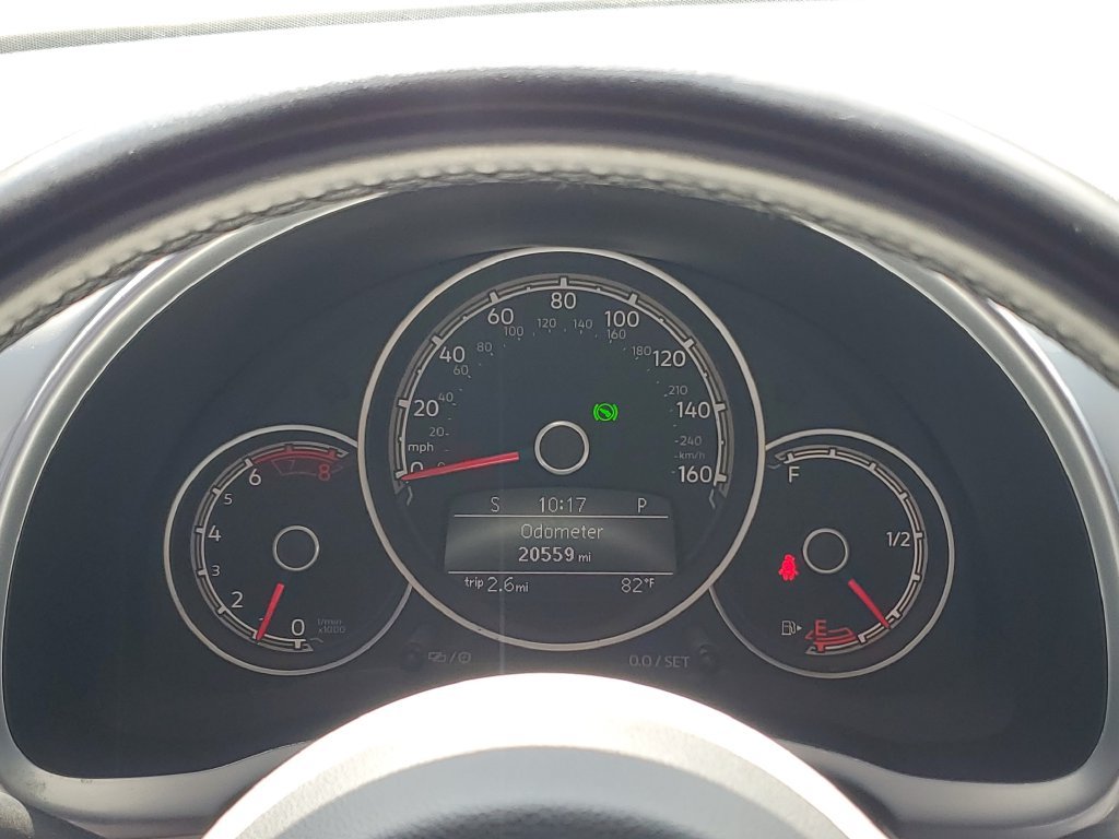 Used 2018 Volkswagen Beetle 2.0T SE FWD image 24