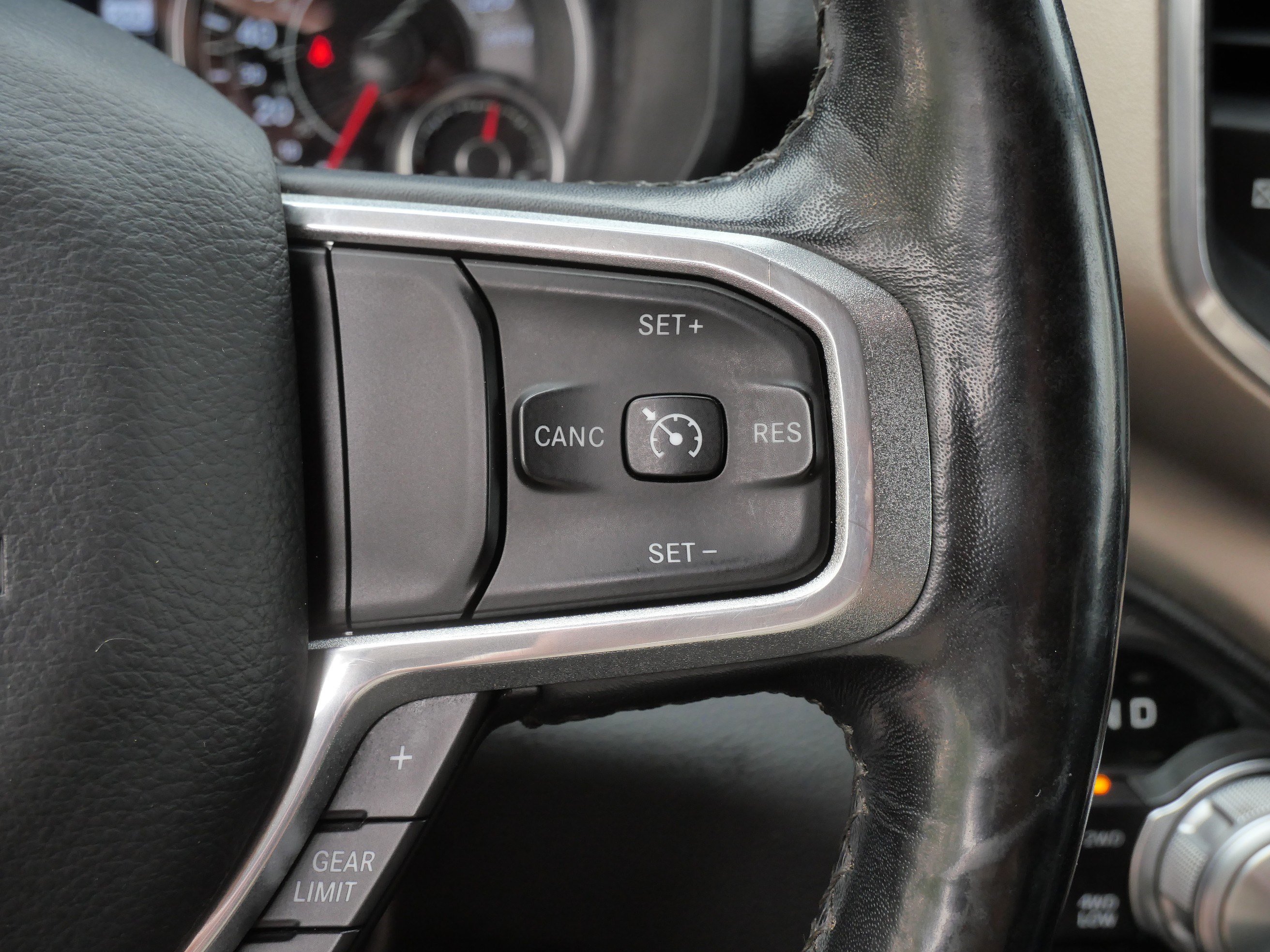 Used 2019 RAM 1500 Laramie AWD/4WD image 27