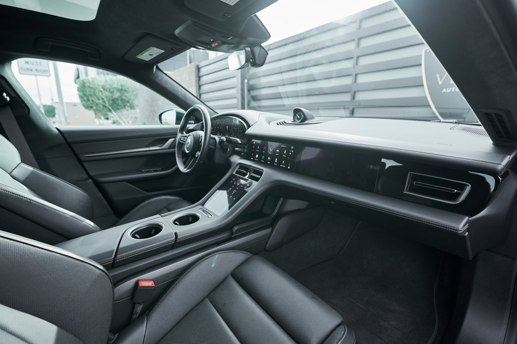 Used 2025 Porsche Taycan Turbo S w/ Premium Package image 43