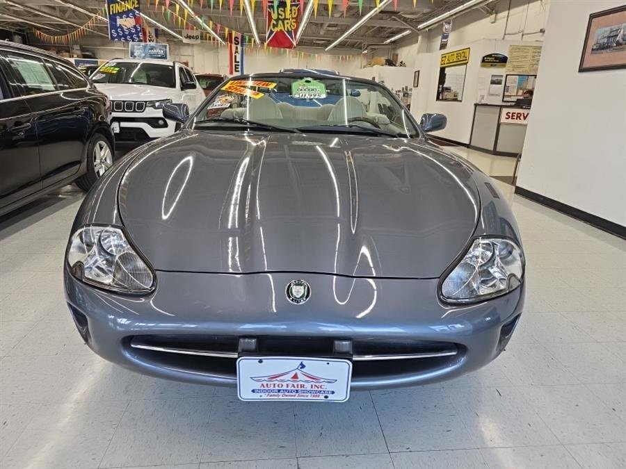 Used 2000 Jaguar XK8 Convertible image 2