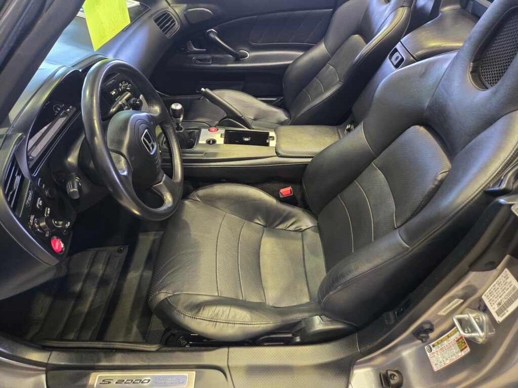 Used 2005 Honda S2000 image 11