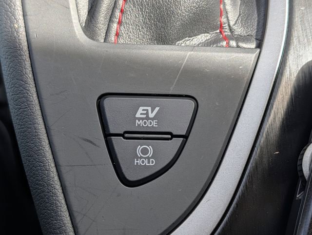 Used 2022 Lexus UX 250h F Sport w/ F Sport Premium Package image 18