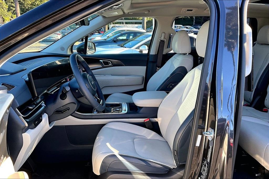 Certified 2025 Kia Carnival SX Prestige image 14