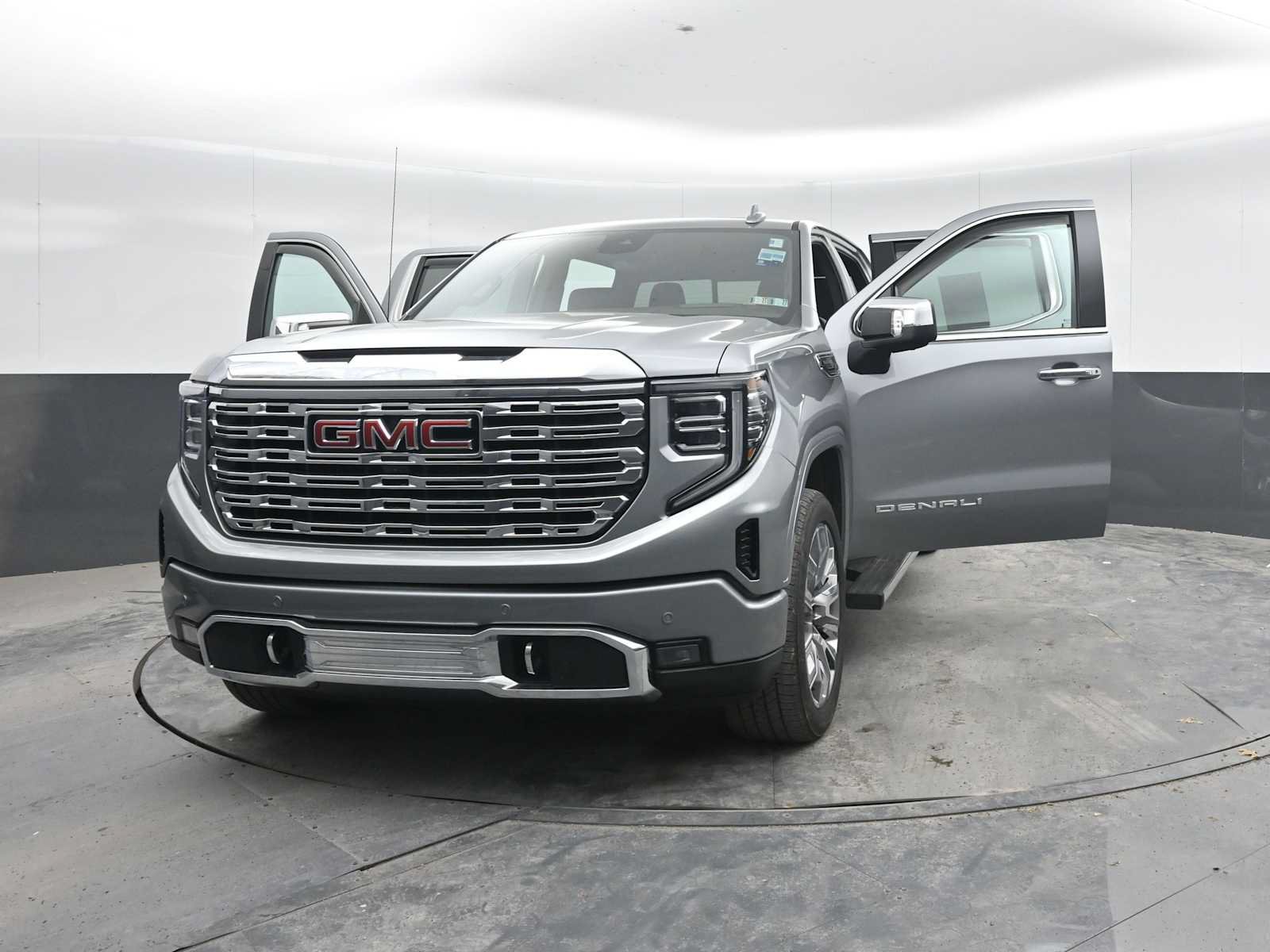 Used 2025 GMC Sierra 1500 Denali w/ Denali Reserve Package AWD/4WD image 55