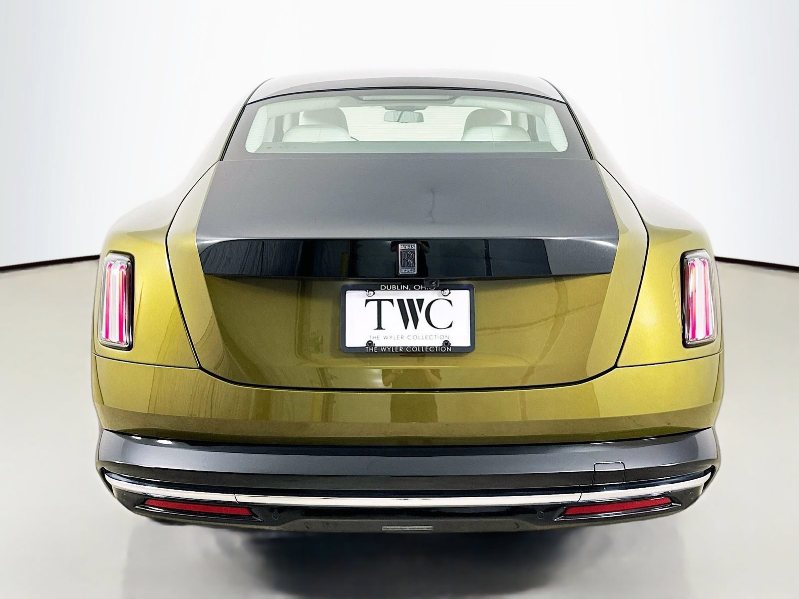 Used 2024 Rolls-Royce Spectre w/ Leather Finishing Pack AWD/4WD image 10