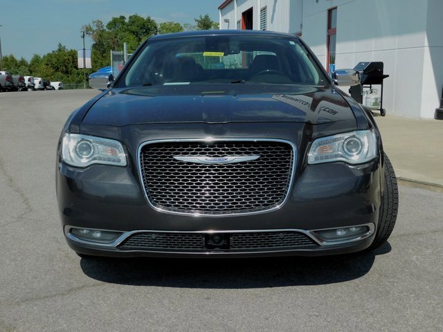 Used 2019 Chrysler 300 Limited w/ Safetytec Plus Group image 3