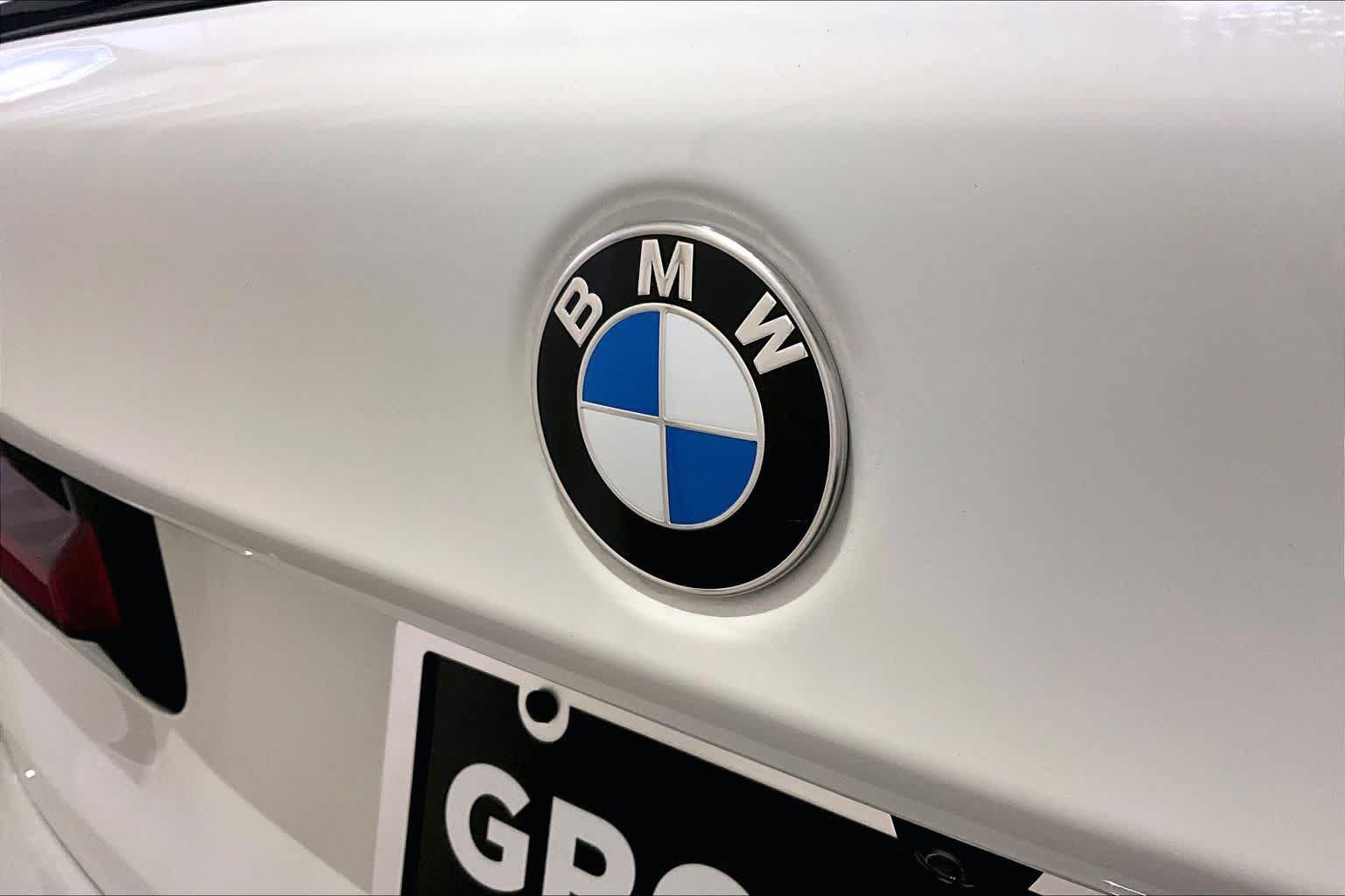 Certified 2023 BMW 530i xDrive w/ M Sport Package AWD/4WD image 32