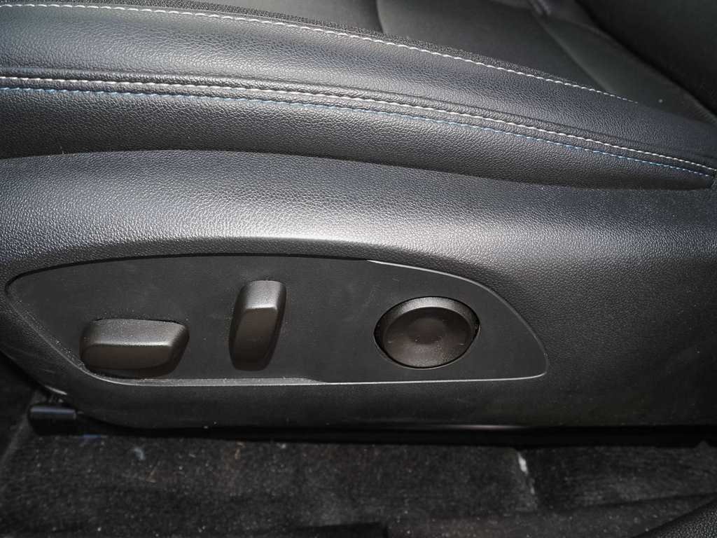 Used 2025 Chevrolet Equinox EV LT w/ Convenience Package FWD image 17